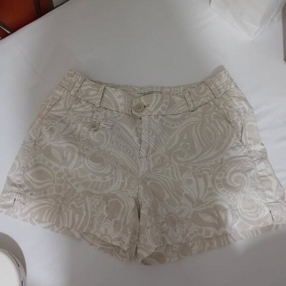 Banana Republic Martin Fit Size 4 Shorts - Picture 2 of 6